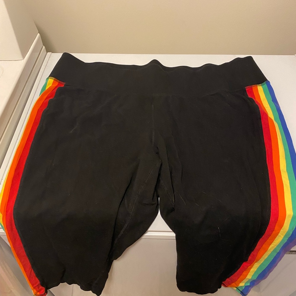 LIVI Capri Pants 26/28